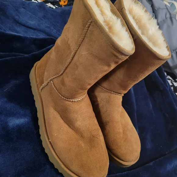 UGG Classic Chestnut Sheepskin Boots Size 10 - Picture 2 of 10